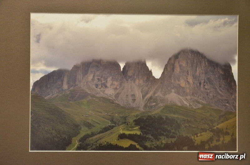 Zdjęcie w galerii na portalu naszraciborz.pl: Wystawa zdjęć Marka Rapnickiego w galerii Obok wiadomości z regionu