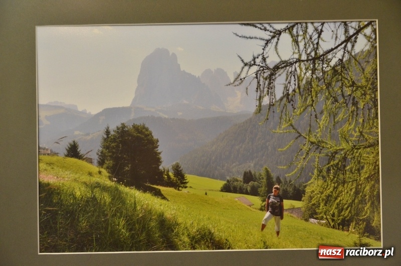 Zdjęcie w galerii na portalu naszraciborz.pl: Wystawa zdjęć Marka Rapnickiego w galerii Obok wiadomości z regionu