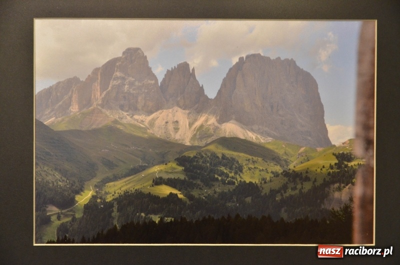 Zdjęcie w galerii na portalu naszraciborz.pl: Wystawa zdjęć Marka Rapnickiego w galerii Obok wiadomości z regionu