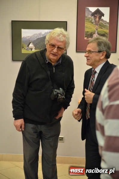 Zdjęcie w galerii na portalu naszraciborz.pl: Wystawa zdjęć Marka Rapnickiego w galerii Obok wiadomości z regionu