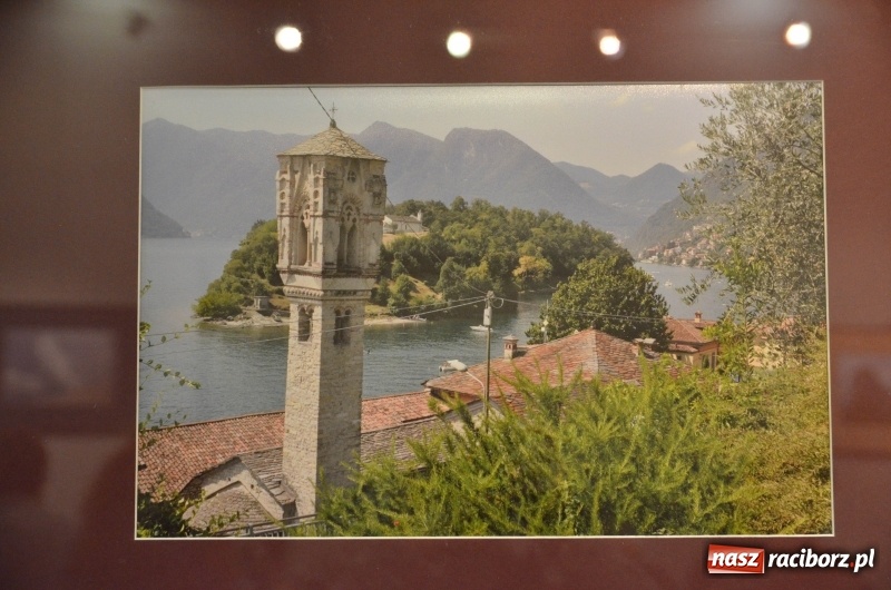 Zdjęcie w galerii na portalu naszraciborz.pl: Wystawa zdjęć Marka Rapnickiego w galerii Obok wiadomości z regionu