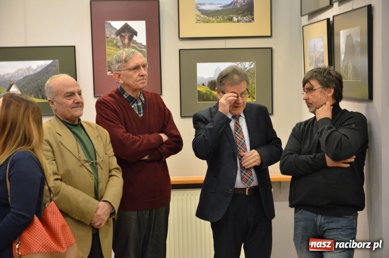 Zdjęcie w galerii na portalu naszraciborz.pl: Wystawa zdjęć Marka Rapnickiego w galerii Obok wiadomości z regionu