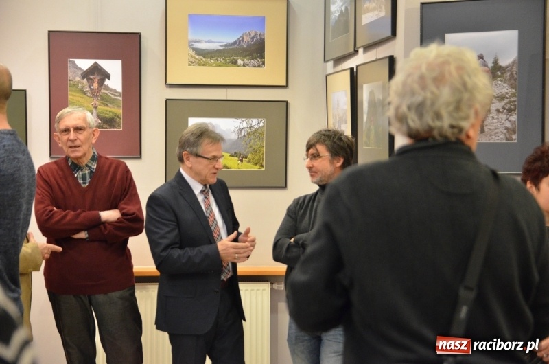 Zdjęcie w galerii na portalu naszraciborz.pl: Wystawa zdjęć Marka Rapnickiego w galerii Obok wiadomości z regionu
