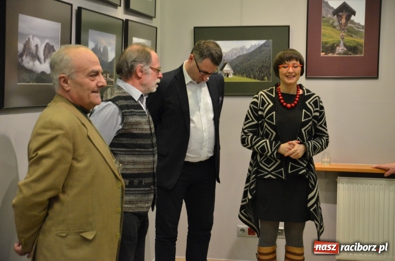 Zdjęcie w galerii na portalu naszraciborz.pl: Wystawa zdjęć Marka Rapnickiego w galerii Obok wiadomości z regionu