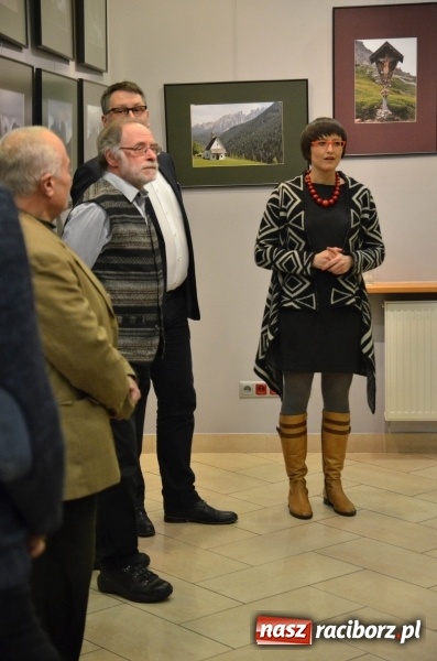 Zdjęcie w galerii na portalu naszraciborz.pl: Wystawa zdjęć Marka Rapnickiego w galerii Obok wiadomości z regionu