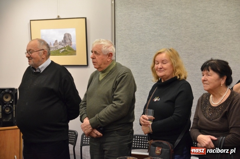 Zdjęcie w galerii na portalu naszraciborz.pl: Wystawa zdjęć Marka Rapnickiego w galerii Obok wiadomości z regionu