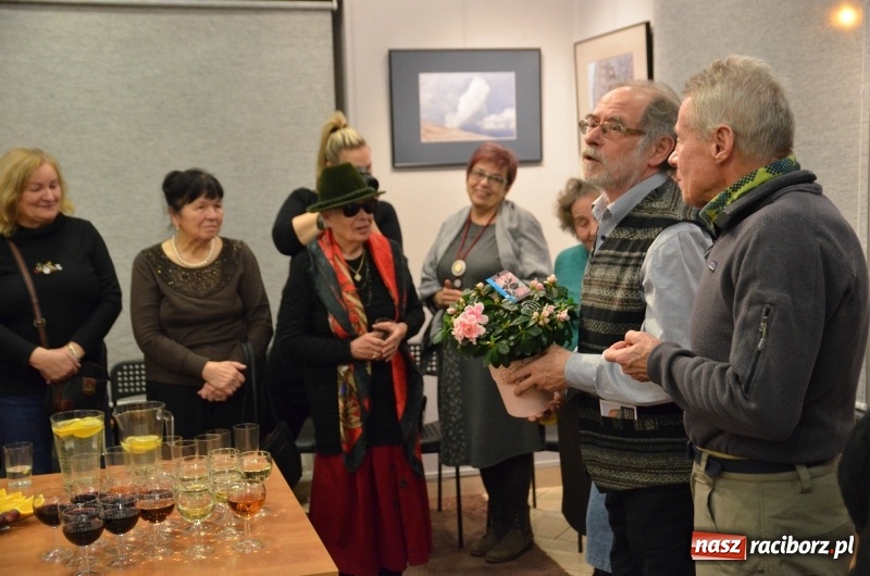 Zdjęcie w galerii na portalu naszraciborz.pl: Wystawa zdjęć Marka Rapnickiego w galerii Obok wiadomości z regionu