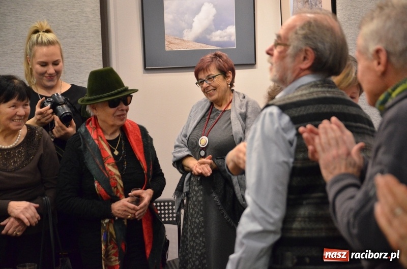 Zdjęcie w galerii na portalu naszraciborz.pl: Wystawa zdjęć Marka Rapnickiego w galerii Obok wiadomości z regionu
