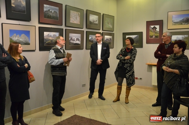 Zdjęcie w galerii na portalu naszraciborz.pl: Wystawa zdjęć Marka Rapnickiego w galerii Obok wiadomości z regionu