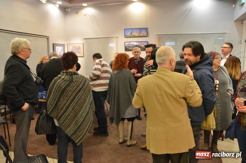 Zdjęcie w galerii na portalu naszraciborz.pl: Wystawa zdjęć Marka Rapnickiego w galerii Obok wiadomości z regionu