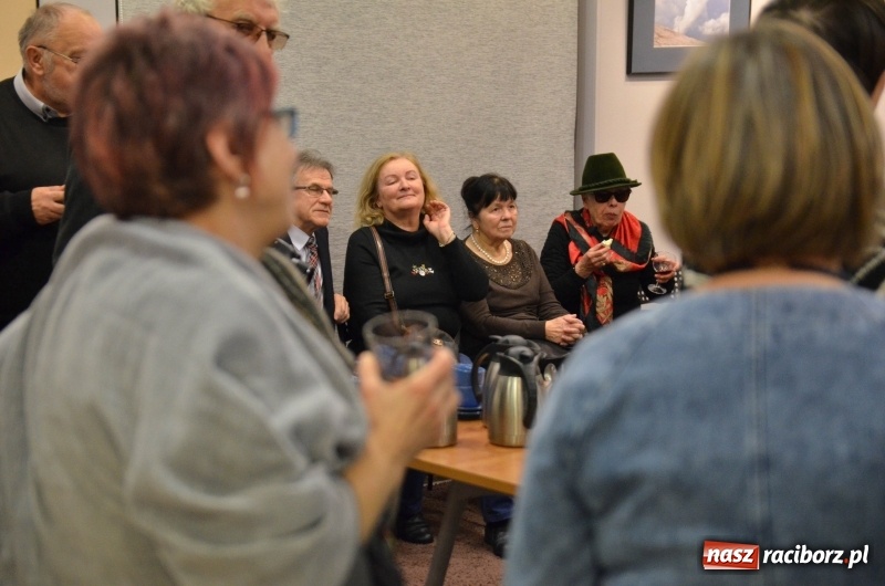 Zdjęcie w galerii na portalu naszraciborz.pl: Wystawa zdjęć Marka Rapnickiego w galerii Obok wiadomości z regionu