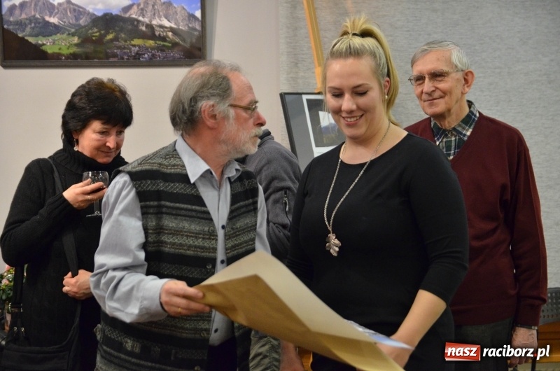 Zdjęcie w galerii na portalu naszraciborz.pl: Wystawa zdjęć Marka Rapnickiego w galerii Obok wiadomości z regionu