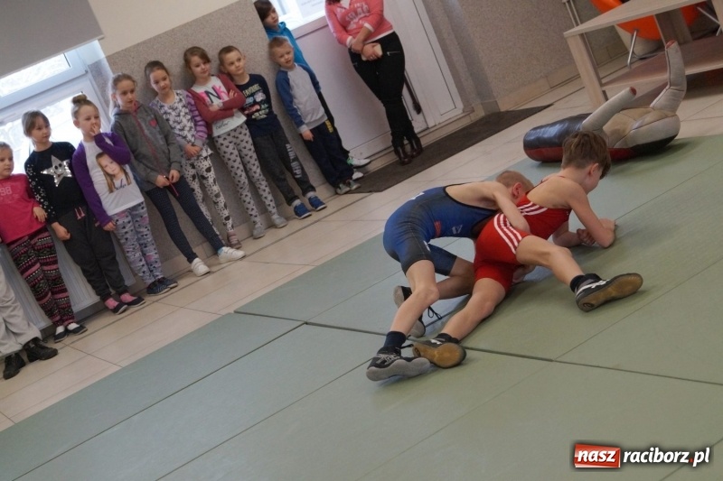 Zdjęcie w galerii na portalu naszraciborz.pl: Zapasy jak sumo w ferie w Nędzy wiadomości z regionu