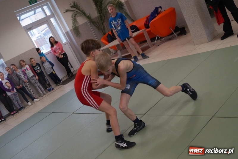 Zdjęcie w galerii na portalu naszraciborz.pl: Zapasy jak sumo w ferie w Nędzy wiadomości z regionu