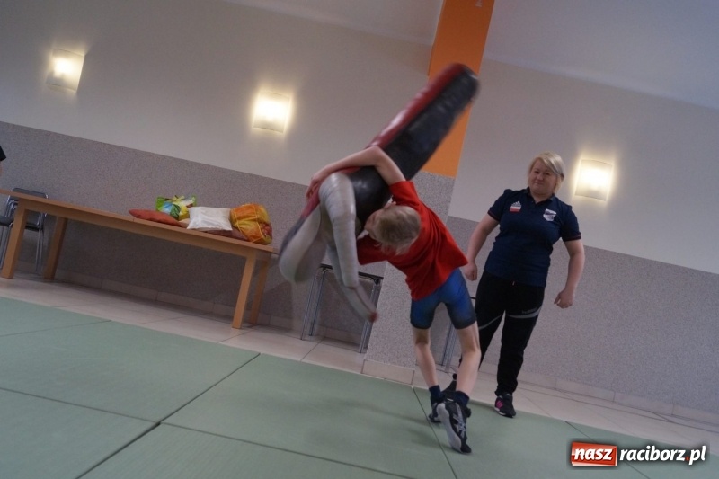 Zdjęcie w galerii na portalu naszraciborz.pl: Zapasy jak sumo w ferie w Nędzy wiadomości z regionu