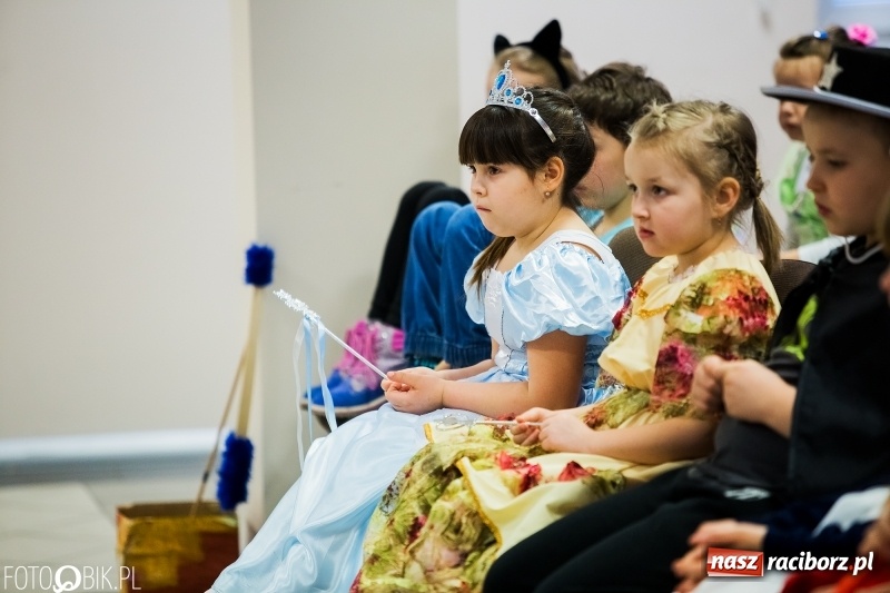 Zdjęcie w galerii na portalu naszraciborz.pl: Kolorowy bal karnawałowy w Pietrowicach Wielkich wiadomości z regionu