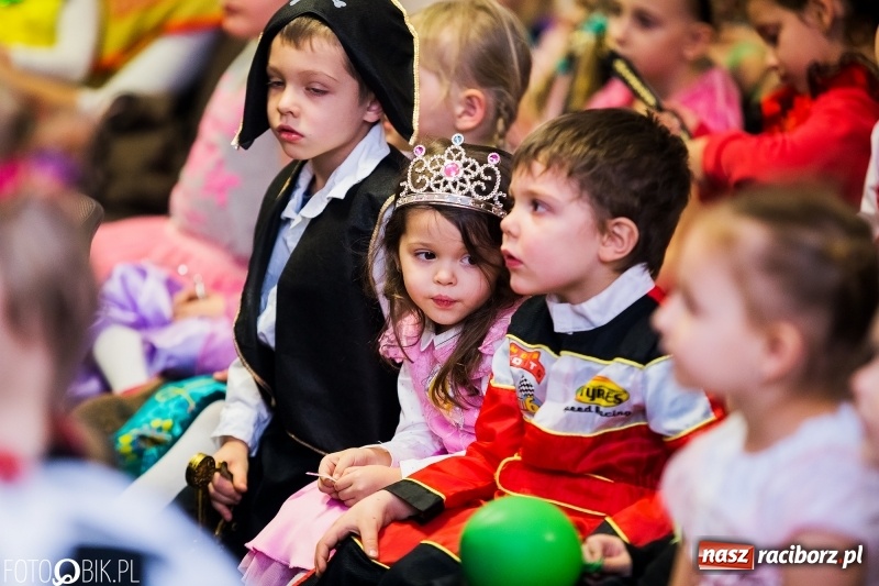 Zdjęcie w galerii na portalu naszraciborz.pl: Kolorowy bal karnawałowy w Pietrowicach Wielkich wiadomości z regionu