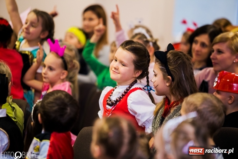 Zdjęcie w galerii na portalu naszraciborz.pl: Kolorowy bal karnawałowy w Pietrowicach Wielkich wiadomości z regionu