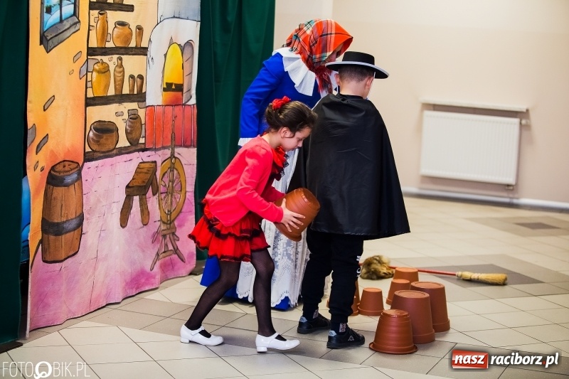 Zdjęcie w galerii na portalu naszraciborz.pl: Kolorowy bal karnawałowy w Pietrowicach Wielkich wiadomości z regionu