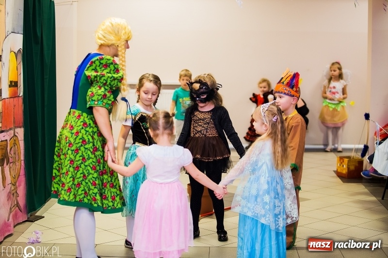 Zdjęcie w galerii na portalu naszraciborz.pl: Kolorowy bal karnawałowy w Pietrowicach Wielkich wiadomości z regionu