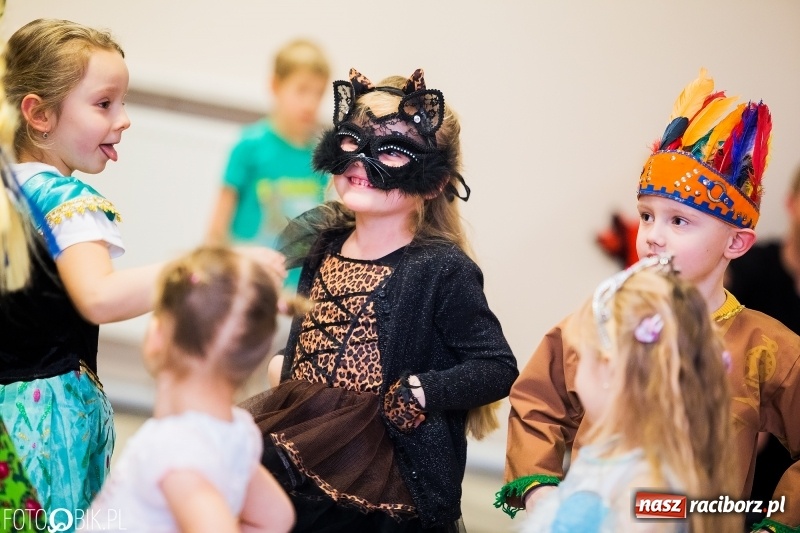 Zdjęcie w galerii na portalu naszraciborz.pl: Kolorowy bal karnawałowy w Pietrowicach Wielkich wiadomości z regionu