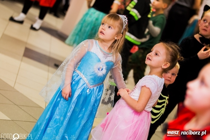 Zdjęcie w galerii na portalu naszraciborz.pl: Kolorowy bal karnawałowy w Pietrowicach Wielkich wiadomości z regionu