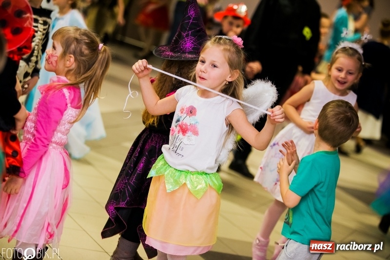 Zdjęcie w galerii na portalu naszraciborz.pl: Kolorowy bal karnawałowy w Pietrowicach Wielkich wiadomości z regionu