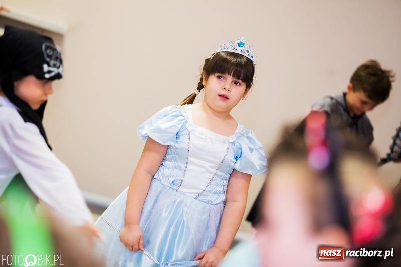 Zdjęcie w galerii na portalu naszraciborz.pl: Kolorowy bal karnawałowy w Pietrowicach Wielkich wiadomości z regionu