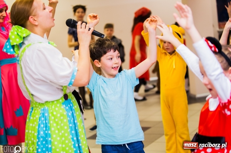 Zdjęcie w galerii na portalu naszraciborz.pl: Kolorowy bal karnawałowy w Pietrowicach Wielkich wiadomości z regionu