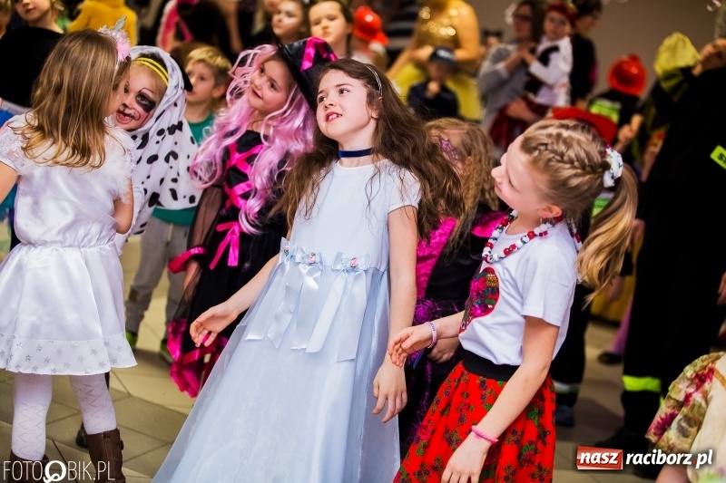 Zdjęcie w galerii na portalu naszraciborz.pl: Kolorowy bal karnawałowy w Pietrowicach Wielkich wiadomości z regionu