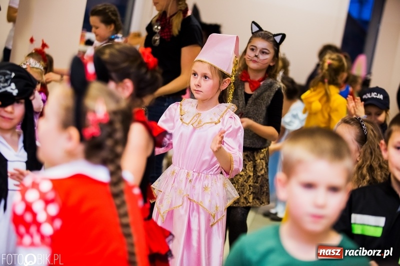 Zdjęcie w galerii na portalu naszraciborz.pl: Kolorowy bal karnawałowy w Pietrowicach Wielkich wiadomości z regionu