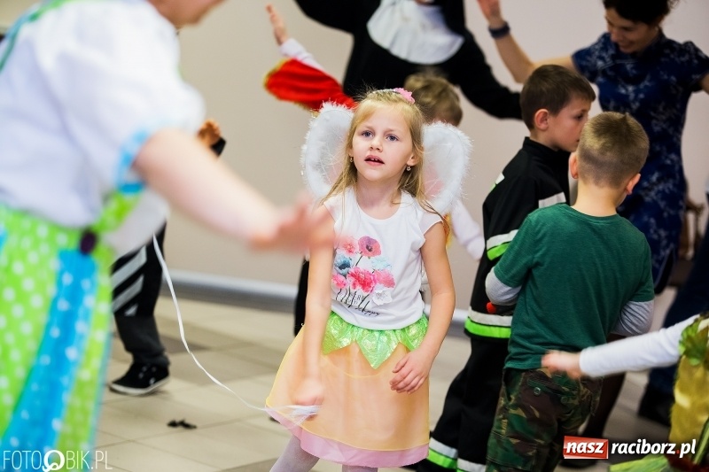 Zdjęcie w galerii na portalu naszraciborz.pl: Kolorowy bal karnawałowy w Pietrowicach Wielkich wiadomości z regionu