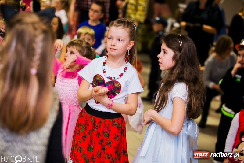 Zdjęcie w galerii na portalu naszraciborz.pl: Kolorowy bal karnawałowy w Pietrowicach Wielkich wiadomości z regionu