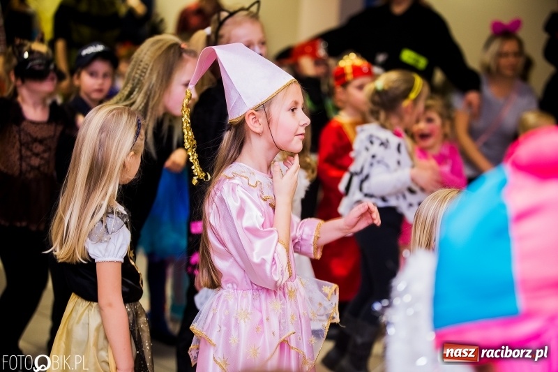 Zdjęcie w galerii na portalu naszraciborz.pl: Kolorowy bal karnawałowy w Pietrowicach Wielkich wiadomości z regionu