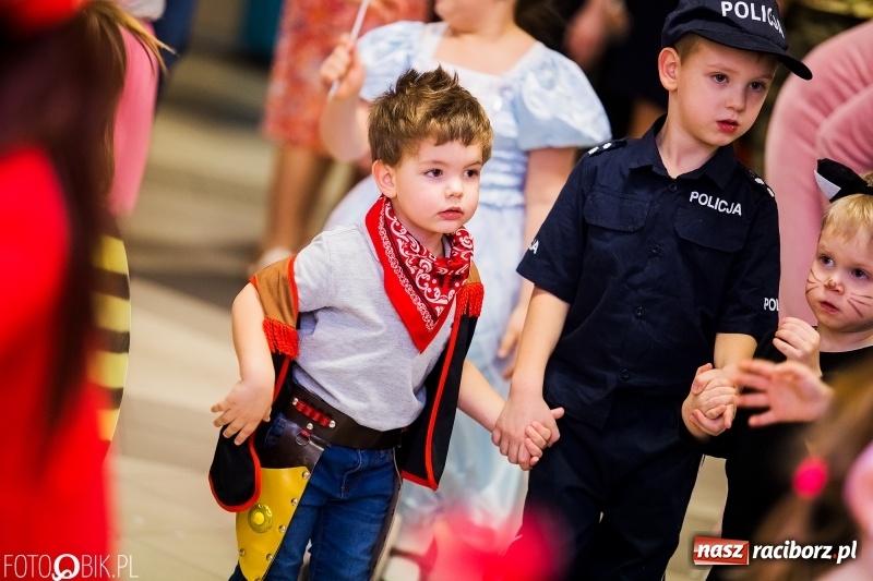 Zdjęcie w galerii na portalu naszraciborz.pl: Kolorowy bal karnawałowy w Pietrowicach Wielkich wiadomości z regionu