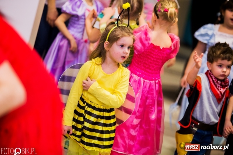 Zdjęcie w galerii na portalu naszraciborz.pl: Kolorowy bal karnawałowy w Pietrowicach Wielkich wiadomości z regionu