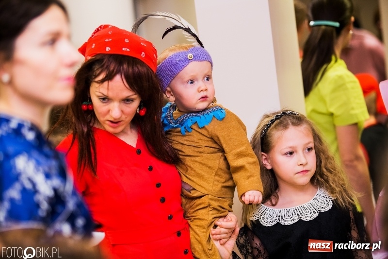 Zdjęcie w galerii na portalu naszraciborz.pl: Kolorowy bal karnawałowy w Pietrowicach Wielkich wiadomości z regionu