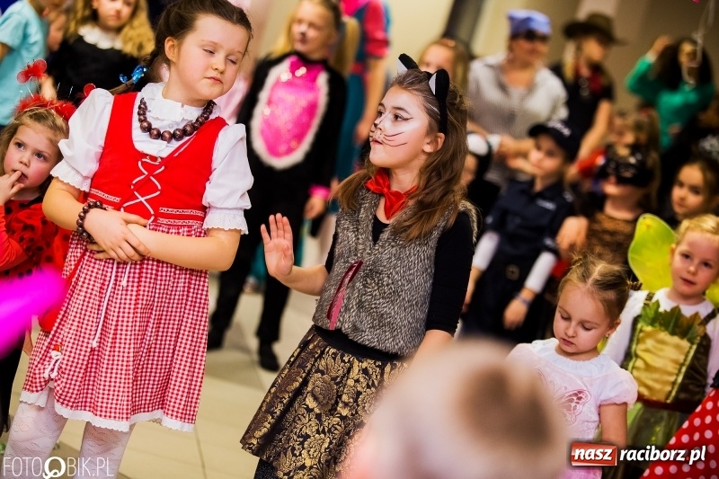 Zdjęcie w galerii na portalu naszraciborz.pl: Kolorowy bal karnawałowy w Pietrowicach Wielkich wiadomości z regionu