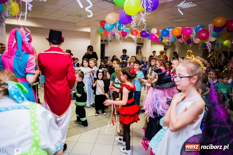 Zdjęcie w galerii na portalu naszraciborz.pl: Kolorowy bal karnawałowy w Pietrowicach Wielkich wiadomości z regionu