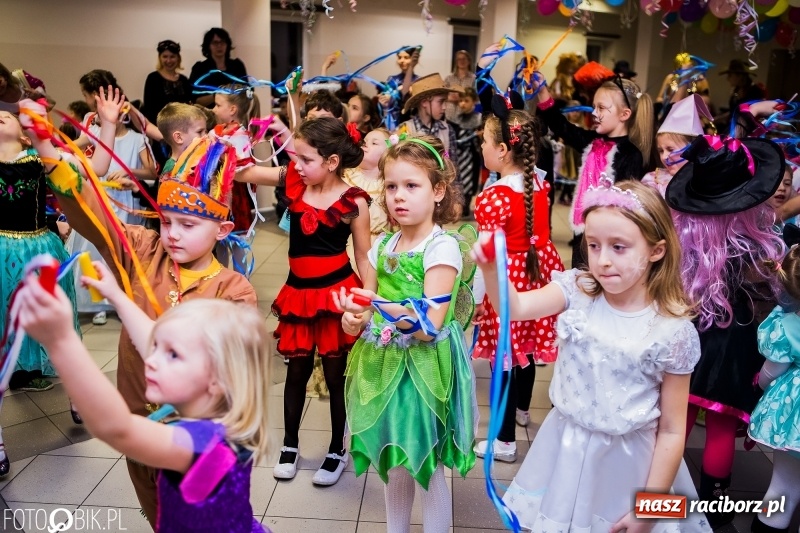 Zdjęcie w galerii na portalu naszraciborz.pl: Kolorowy bal karnawałowy w Pietrowicach Wielkich wiadomości z regionu