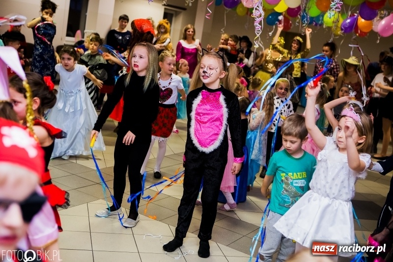 Zdjęcie w galerii na portalu naszraciborz.pl: Kolorowy bal karnawałowy w Pietrowicach Wielkich wiadomości z regionu