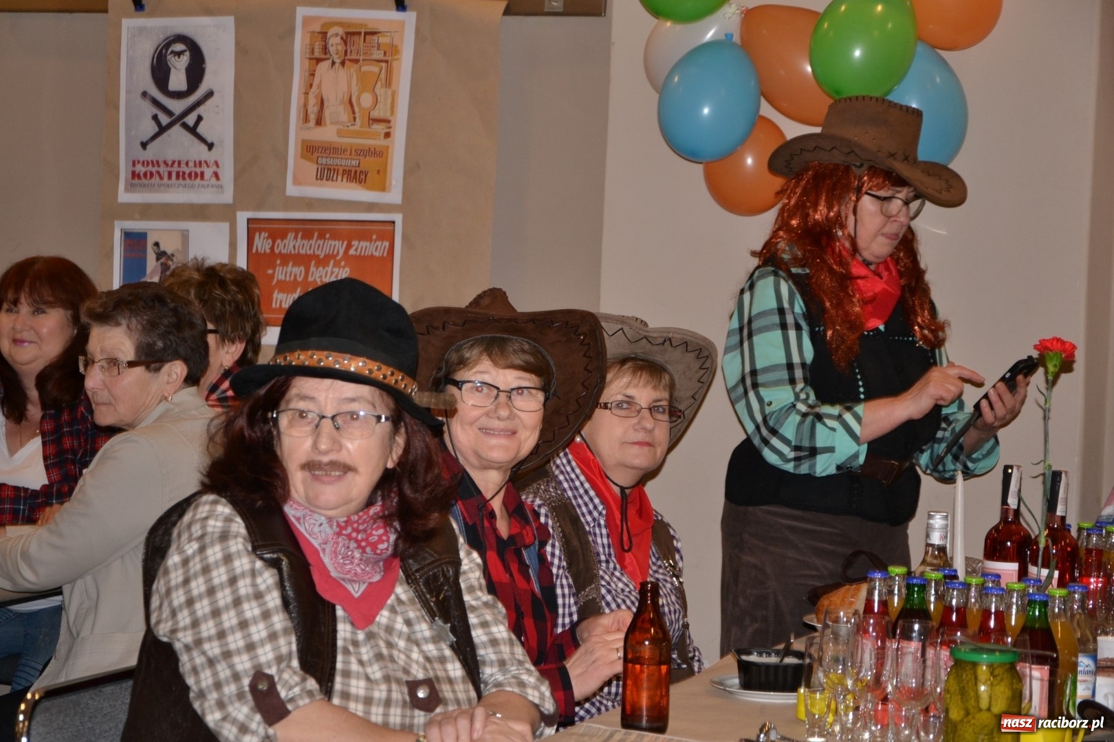 Zdjęcie w galerii na portalu naszraciborz.pl: Im więcej pączków, tym więcej szczęścia, czyli babski comber w Tworkowie  wiadomości z regionu