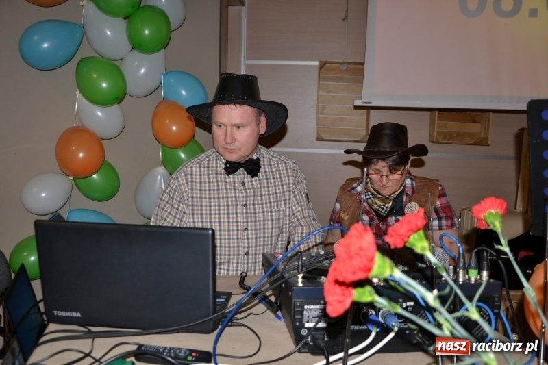 Zdjęcie w galerii na portalu naszraciborz.pl: Im więcej pączków, tym więcej szczęścia, czyli babski comber w Tworkowie  wiadomości z regionu