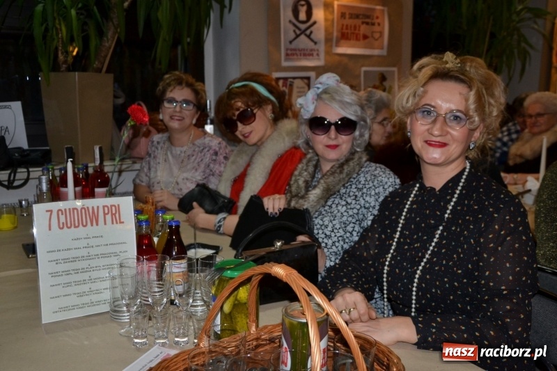 Zdjęcie w galerii na portalu naszraciborz.pl: Im więcej pączków, tym więcej szczęścia, czyli babski comber w Tworkowie  wiadomości z regionu