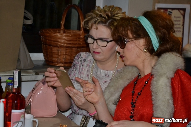 Zdjęcie w galerii na portalu naszraciborz.pl: Im więcej pączków, tym więcej szczęścia, czyli babski comber w Tworkowie  wiadomości z regionu