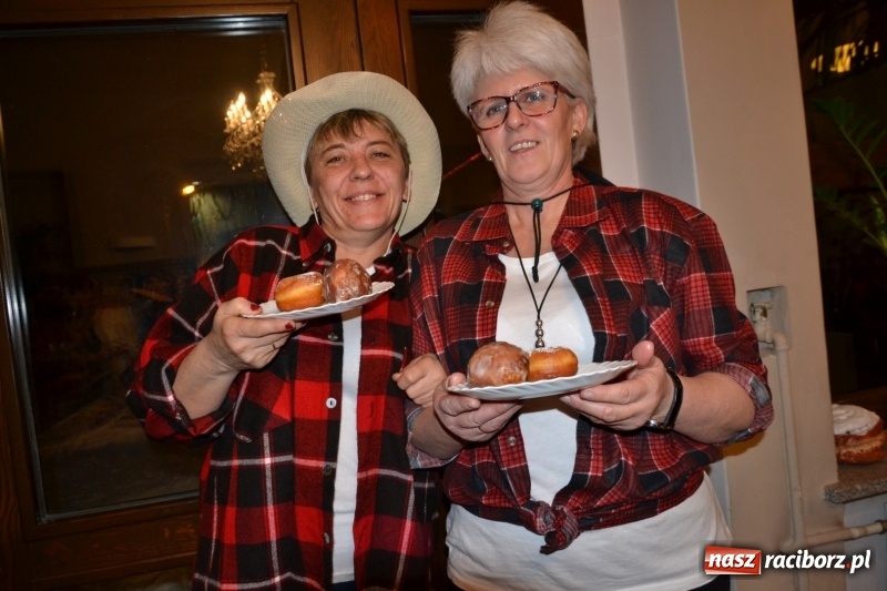 Zdjęcie w galerii na portalu naszraciborz.pl: Im więcej pączków, tym więcej szczęścia, czyli babski comber w Tworkowie  wiadomości z regionu