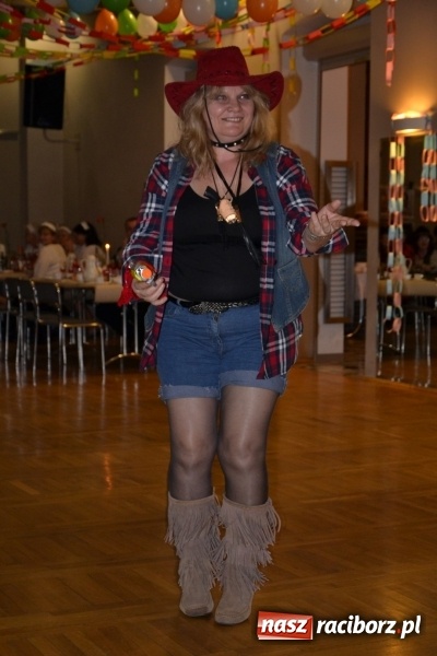 Zdjęcie w galerii na portalu naszraciborz.pl: Im więcej pączków, tym więcej szczęścia, czyli babski comber w Tworkowie  wiadomości z regionu