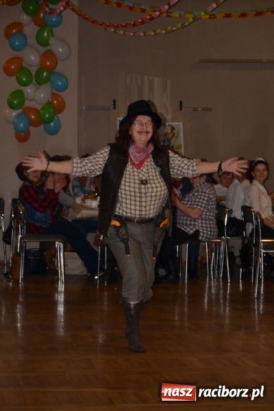 Zdjęcie w galerii na portalu naszraciborz.pl: Im więcej pączków, tym więcej szczęścia, czyli babski comber w Tworkowie  wiadomości z regionu