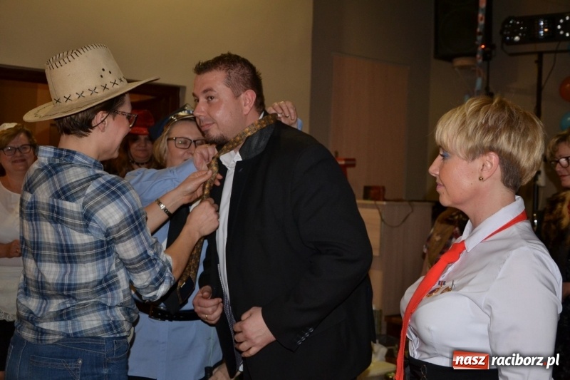 Zdjęcie w galerii na portalu naszraciborz.pl: Im więcej pączków, tym więcej szczęścia, czyli babski comber w Tworkowie  wiadomości z regionu