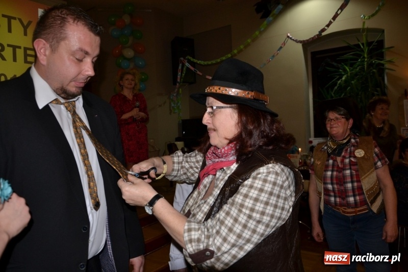 Zdjęcie w galerii na portalu naszraciborz.pl: Im więcej pączków, tym więcej szczęścia, czyli babski comber w Tworkowie  wiadomości z regionu